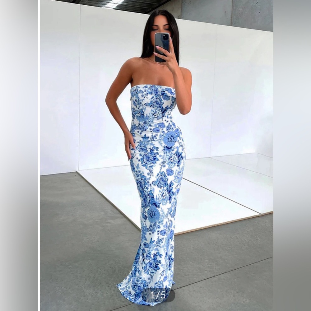 Commense Strapless Blue and White Floral Maxi Dress